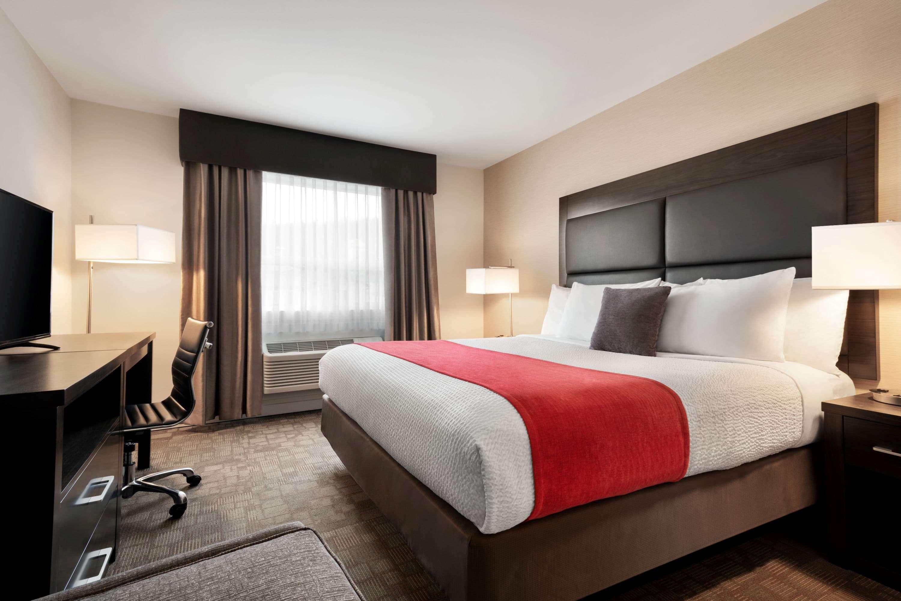 Days Inn By Wyndham 100 Mile House Buitenkant foto