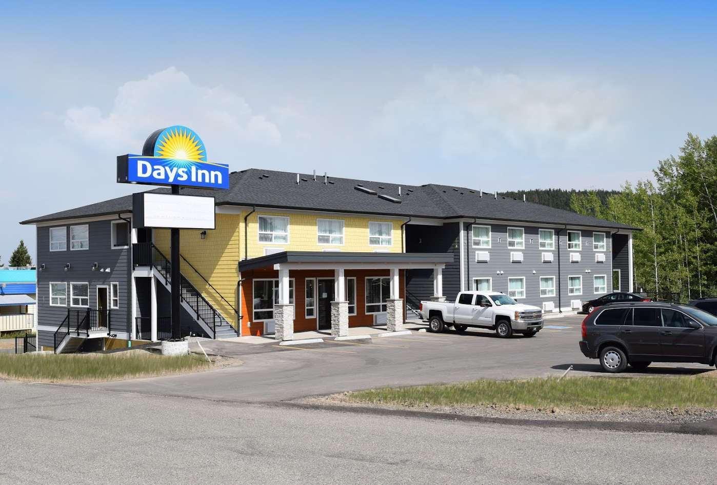 Days Inn By Wyndham 100 Mile House Buitenkant foto
